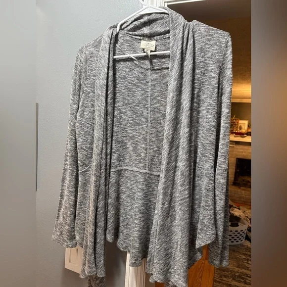 St. John's Bay Heathered Gray Women's Cardigan PM petite medium - Picture 3 of 3